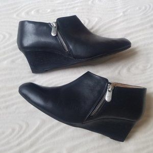 Adrienne Vittadini Wedge Ankle Booties, 8.5M Black+accent silver zipper, Leather